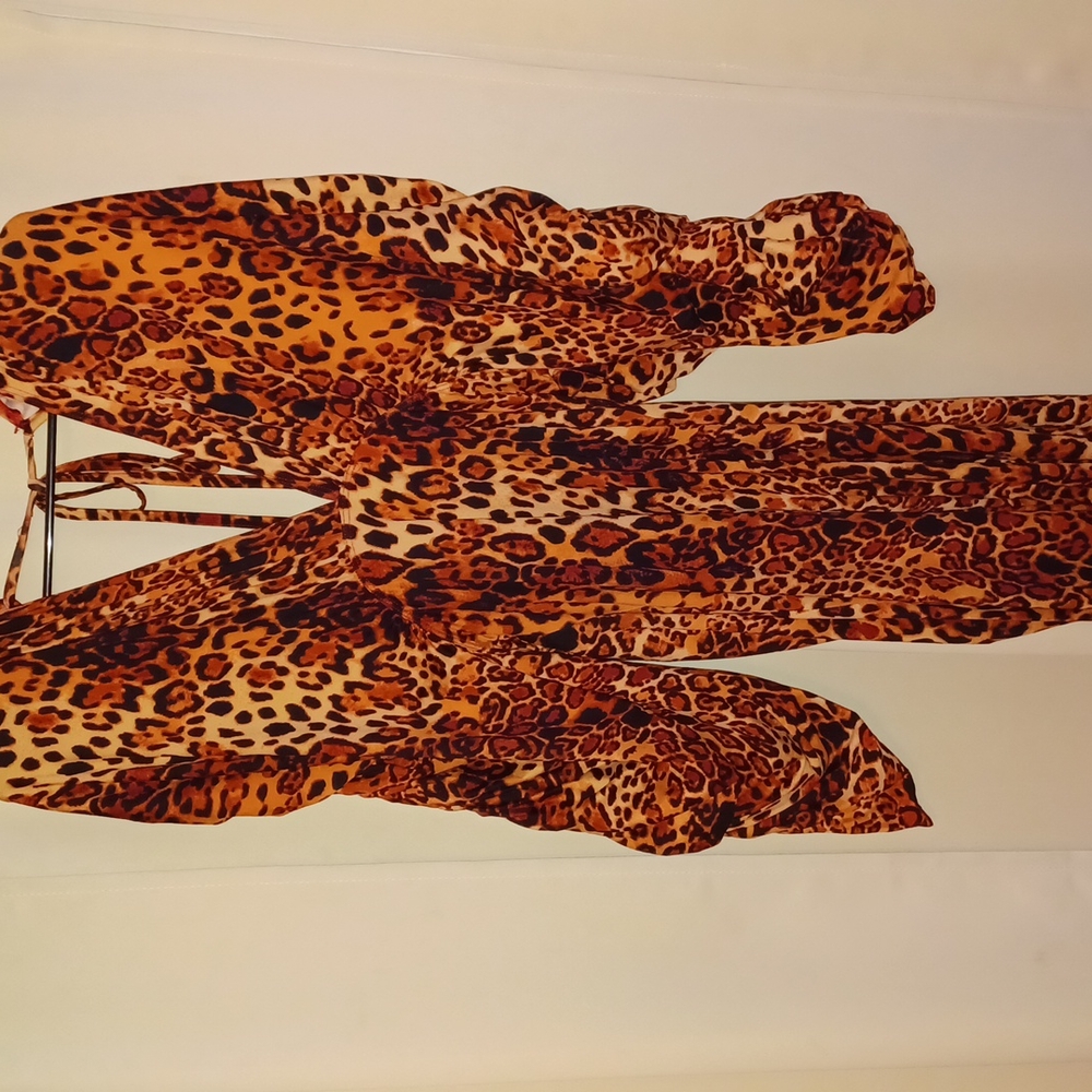 Leopard Print Jumpsuit - Picture 2 of 3